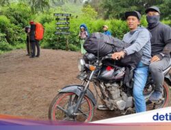 Ojek Gunung Merbabu, Pangkas Pendakian Juga Bantu yang Kebelet