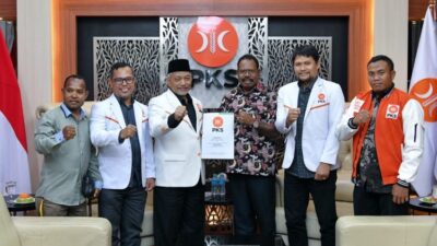 Hadapi Pemungutan Suara Kepala Daerah Serentak 2024, DPP PKS Serahkan SK kepada 5 Cakada Untuk Indonesia Timur