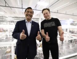 Luhut Akui Mobil Listrik Tesla Batal Bangun Pabrik Ke Indonesia, Pertemuan Jokowi-Musk Sia-sia?