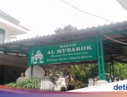 Potret Masjid Tua Al Mubarok Di Jaksel yang Berdiri Dari Ratusan Tahun