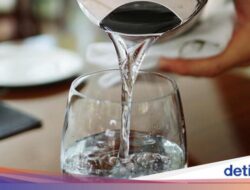 Wanita Ini Kesal Dikenai Biaya Pesanan Air Hangat Hingga Resto