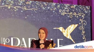 Syahrini Melenggang Manja Hadiri Gala Dinner Di Cannes dan Cicip Croissant